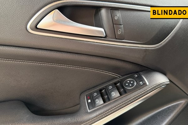 MERCEDES-BENZ GLA 200 1.6 CGI ADVANCE 16V TURBO FLEX 4P AUTOMÁTICO 2015/2015